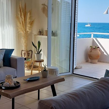 Amazing Beachfront Apartment In Hersonissos Hersonissos (Crete) Exterior foto
