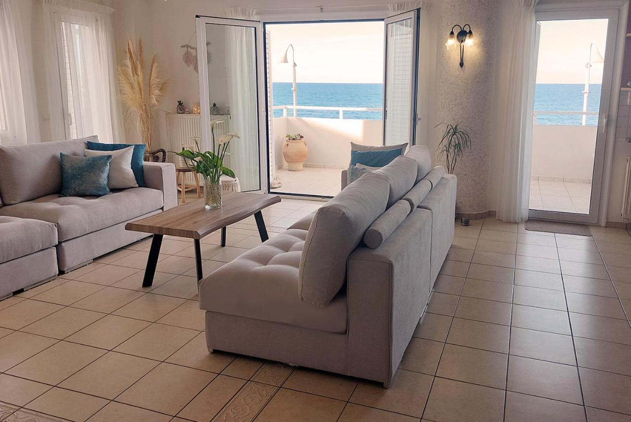 Amazing Beachfront Apartment In Hersonissos Hersonissos (Crete) Exterior foto
