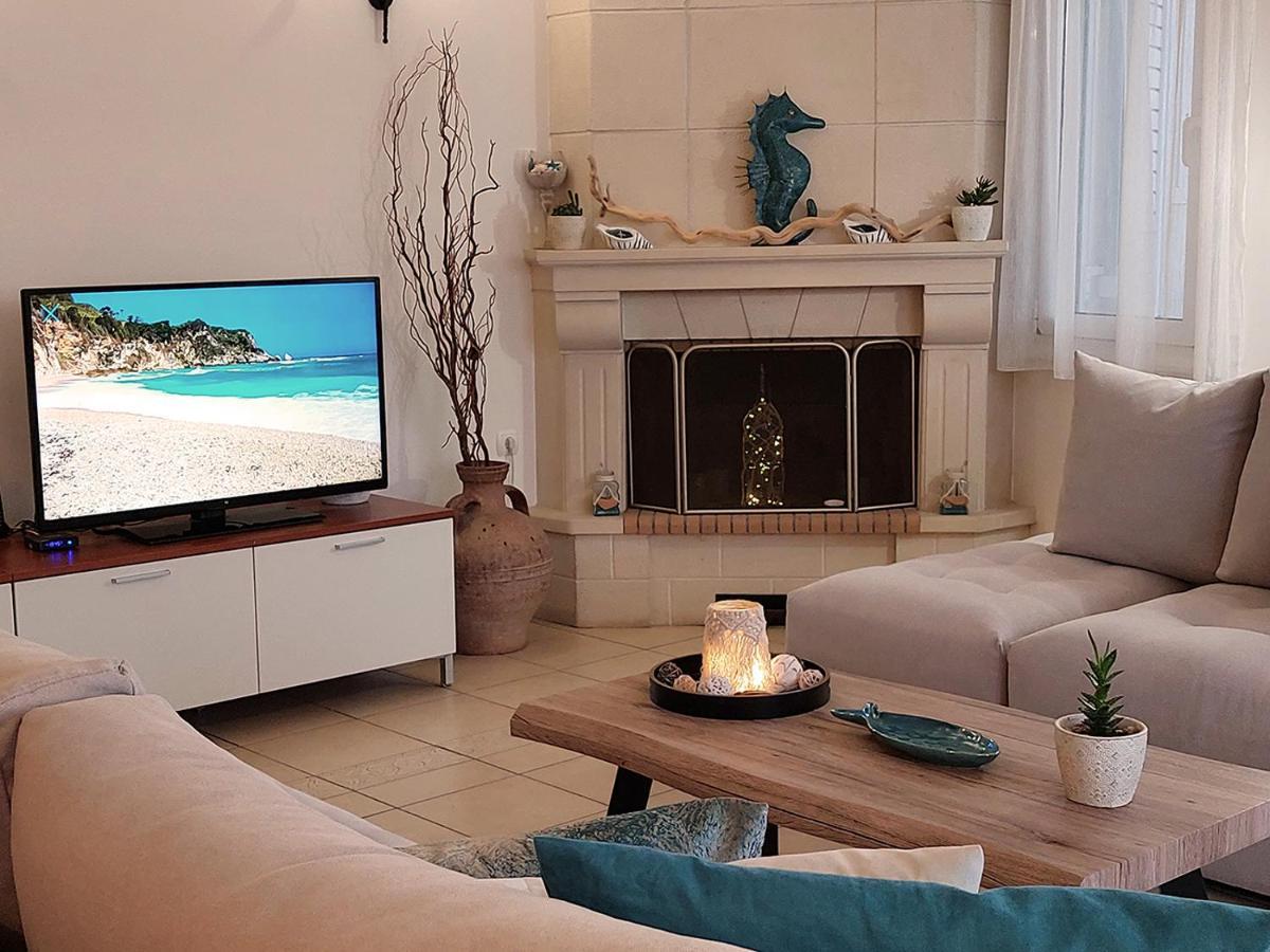 Amazing Beachfront Apartment In Hersonissos Hersonissos (Crete) Exterior foto