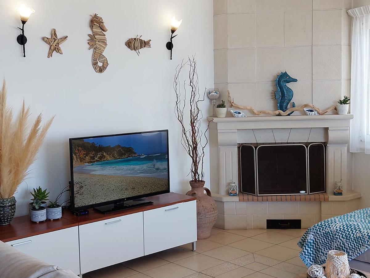 Amazing Beachfront Apartment In Hersonissos Hersonissos (Crete) Exterior foto