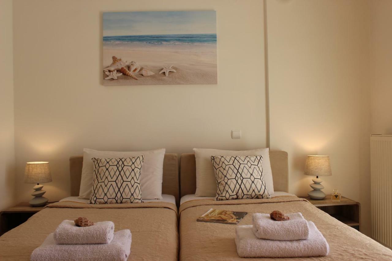 Amazing Beachfront Apartment In Hersonissos Hersonissos (Crete) Exterior foto