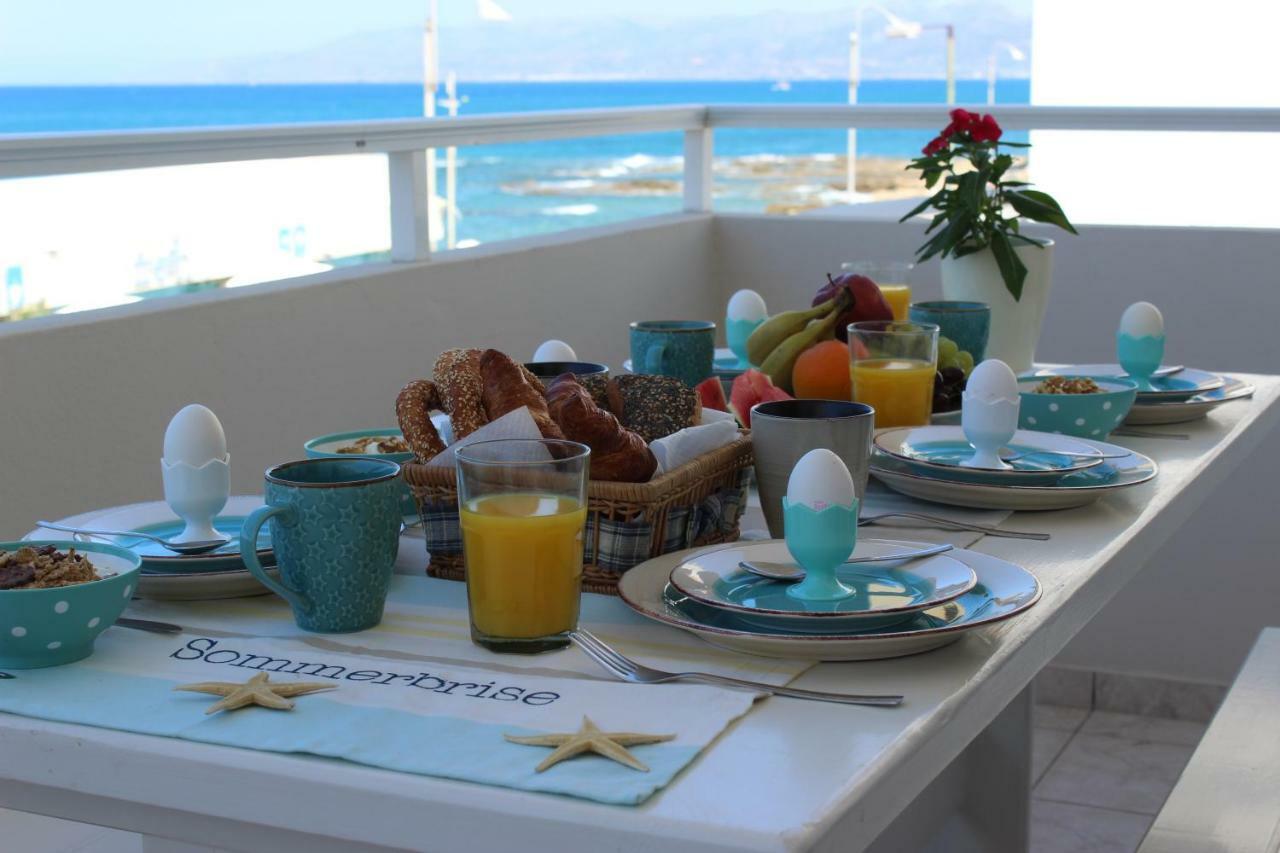Amazing Beachfront Apartment In Hersonissos Hersonissos (Crete) Exterior foto