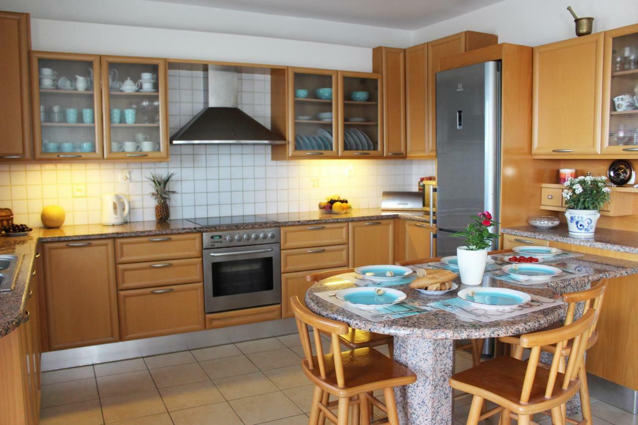 Amazing Beachfront Apartment In Hersonissos Hersonissos (Crete) Exterior foto